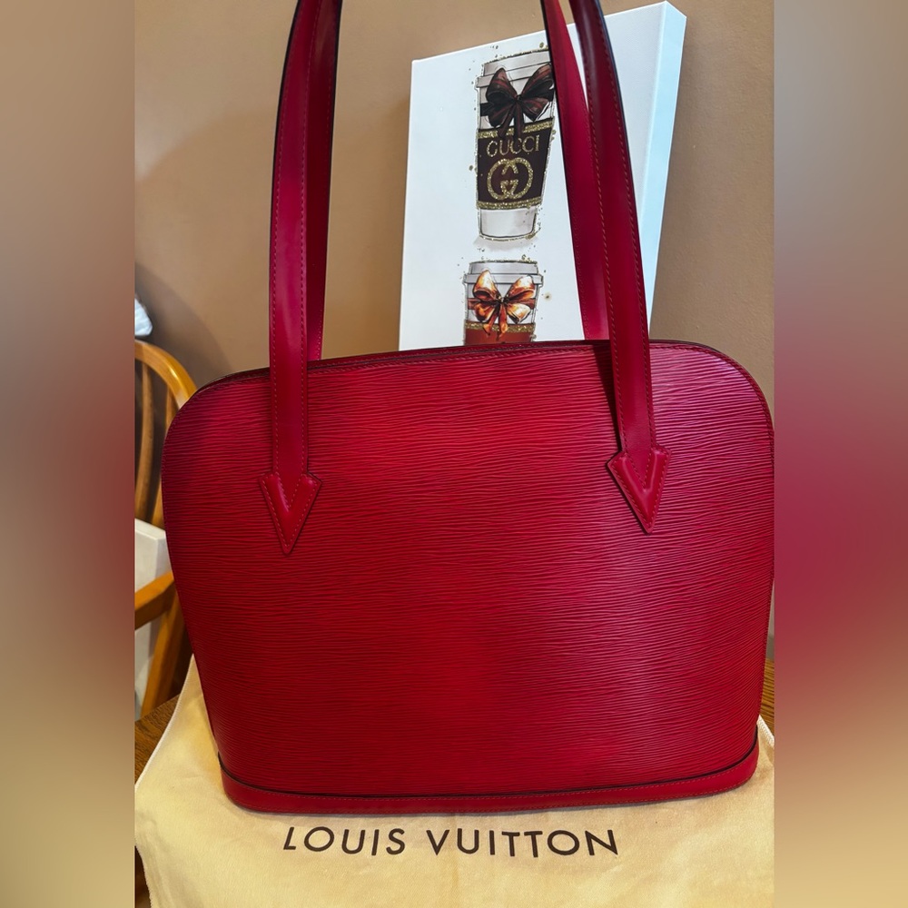 LOUIS VUITTON EPIC LUSSAC VINTAGE SHOULDER BAG. EUC Dust Bag included